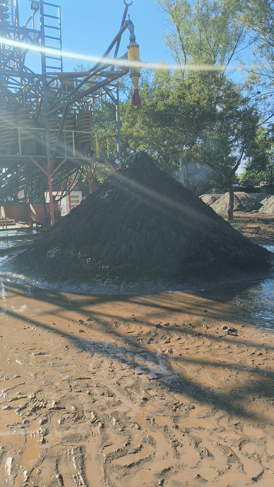 Fresh concentrate discharging from the plant